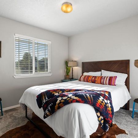 Southwestern Style 4 Bedroom Nampa Home Sleeps 16! Eksteriør billede