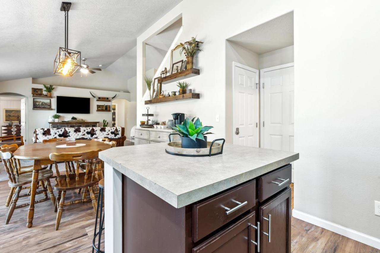 Southwestern Style 4 Bedroom Nampa Home Sleeps 16! Eksteriør billede