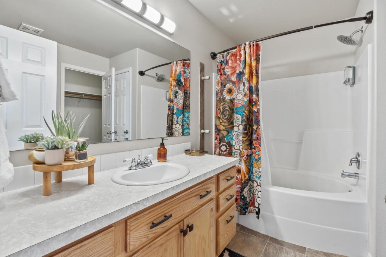 Southwestern Style 4 Bedroom Nampa Home Sleeps 16! Eksteriør billede